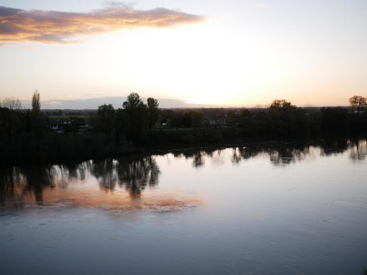 Hotel Restaurant Cote Garonne Le Balcon Des Dames - Tonneins Fauillet Marmande - Vue Panoramique Bord De Garonne Chambres Climatisees المظهر الخارجي الصورة