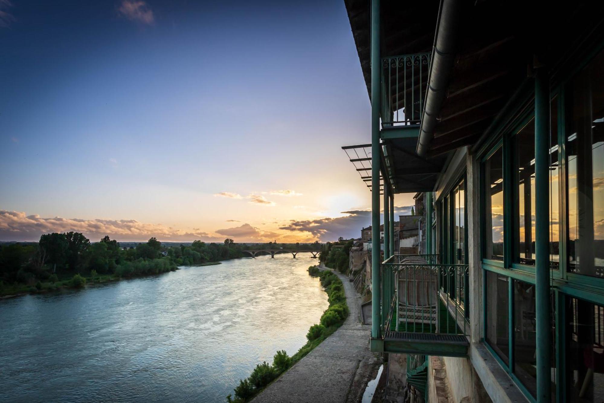 Hotel Restaurant Cote Garonne Le Balcon Des Dames - Tonneins Fauillet Marmande - Vue Panoramique Bord De Garonne Chambres Climatisees المظهر الخارجي الصورة