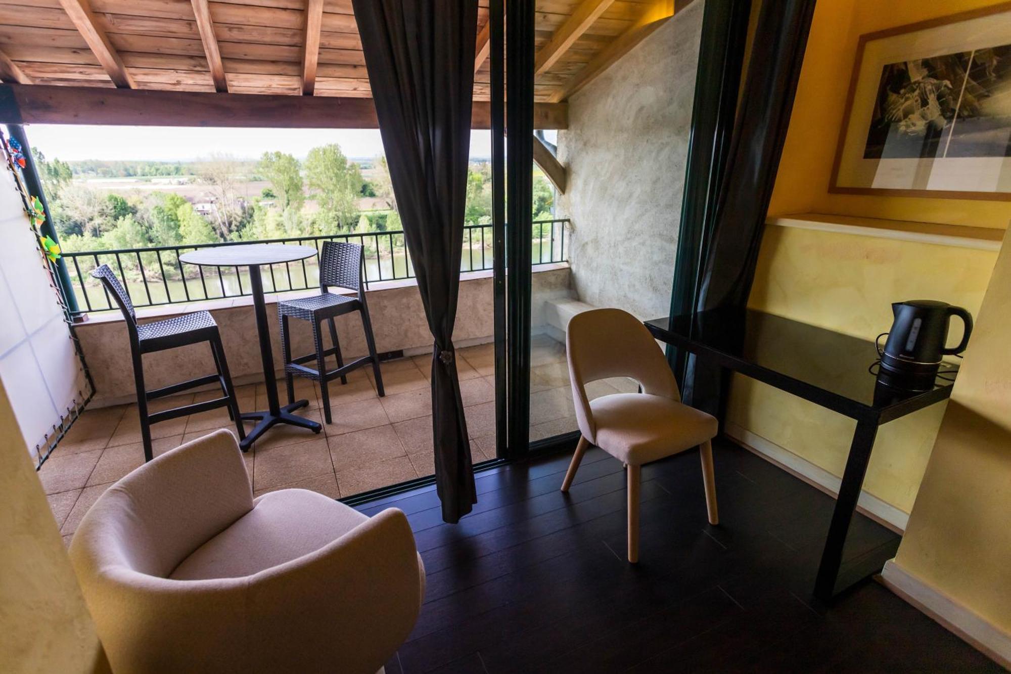 Hotel Restaurant Cote Garonne Le Balcon Des Dames - Tonneins Fauillet Marmande - Vue Panoramique Bord De Garonne Chambres Climatisees المظهر الخارجي الصورة