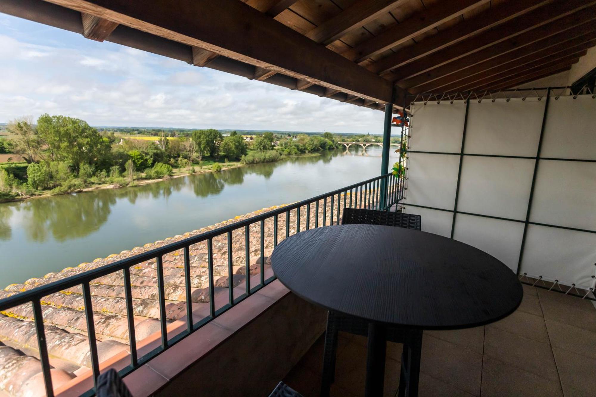 Hotel Restaurant Cote Garonne Le Balcon Des Dames - Tonneins Fauillet Marmande - Vue Panoramique Bord De Garonne Chambres Climatisees المظهر الخارجي الصورة